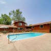 Отель Lake Erie Getaway With Private Pool & Yard!, фото 19