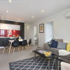 Отель Modern 3 Bdr Apt Sutherland St, фото 7