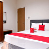 Отель RedDoorz Plus near Mall Ciputra Semarang, фото 3