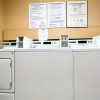 Отель Econo Lodge Motel Village, фото 3