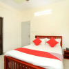 Отель Oyo 37302 White Cort, фото 4