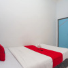 Отель Reddoorz Syariah Jalan Wayhitam Palembang, фото 6