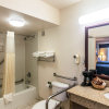 Отель Quality Inn & Suites, фото 37