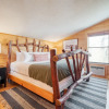 Отель Fontana by Avantstay Gorgeous Mountain Cabin w/ Views, Hot Tub & Game Room!, фото 5