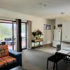 Отель Warren Retreat - cozy and tranquil 2 brm home в Наннапе