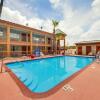 Отель Econo Lodge Inn & Suites Eagle Pass, фото 15