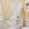 Отель Quality Inn & Suites, фото 9