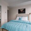 Отель CN Tower Facing, Parking, King Bed в Торонто