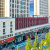 Отель Tianjin Classic Holiday Inn (Xiqing University Town Zhuoer E-Mall), фото 1