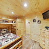 Отель New Listing! Luxe W/ Hot Tub & Cinema Room 5 Bedroom Cabin, фото 9