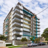 Отель Luxurious 2bed 2bath APT With Parking@southport, фото 1