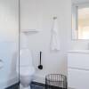 Отель ★Newly Renovated · City center · Next Parliament★, фото 6