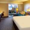 Отель DoubleTree by Hilton Hotel Alana - Waikiki Beach, фото 3