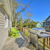 Отель Emerald Isle Escape: Walk to Ocean, фото 22