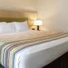 Отель Country Inn & Suites by Radisson, Elk River, MN, фото 22
