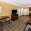 Отель La Quinta Inn & Suites by Wyndham Houston NW Beltway8/WestRD, фото 6
