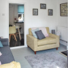 Отель Secret Cottage, Wivenhoe - Charming, Cosy, Convenient & Quiet, 2 x Double Bed Period Cottage PLUS Pa, фото 2