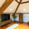 Отель Stunning 3-bed Cottage, Hot Tub, Wi-fi, Parking, фото 15