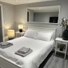 Отель Beautiful 1-bed Modern Luxury Apartment in Luton, фото 10
