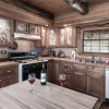 Отель Buena Vida - Three Bedroom Cabin with Hot Tub, фото 3