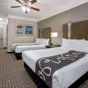 Отель La Quinta Inn & Suites by Wyndham Conroe, фото 3