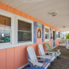 Отель A Summer Fling by Oak Island Accommodations, фото 18