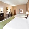 Отель Holiday Inn Express Hotel & Suites Van Wert, an IHG Hotel, фото 2