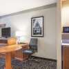 Отель La Quinta Inn & Suites by Wyndham Jackson Airport, фото 3