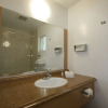 Отель Redwood Inn, фото 8