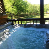 Отель Luxury 2700 Sq Ft Log Cabin Private Hot Tub Game room Pool Table Best View, фото 18