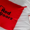 Отель RedDoorz Plus near Canggu Beach, фото 15