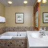 Отель Constantly Cozy 6 Bedroom House, фото 9