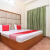 Отель OYO 22255 Abhi International, фото 25