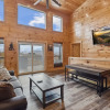 Отель Grizzlies Den 4 Bedroom Cabin by RedAwning, фото 21