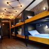 Отель Bed Stage Hostel в Брашове