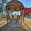 Отель Pet-friendly Fredericksburg Cabin w/ Lovely Views, фото 15