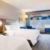 Отель Holiday Inn Express & Suites Toronto Airport South, фото 3