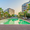 Отель Guests and Cohost - Contemporary Apartment With Wide City Views, фото 1