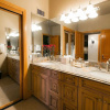 Отель Deluxe King Room With Hot Tub Hotel Room by Redawning, фото 3