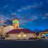 Отель La Quinta Inn & Suites by Wyndham Pueblo, фото 1