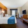 Отель Comfort Suites Stevensville - St. Joseph, фото 4