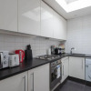 Отель Comfy And Bright 2Br Home In West Kensington Fits 4, фото 6