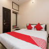Отель OYO 12161 Hotel Madhur Inn, фото 4