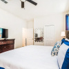 Отель Stunning 8BR Theater Pool w Greenview, фото 4