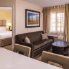 Отель Candlewood Suites Topeka West, an IHG Hotel, фото 26
