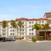 Отель La Quinta Inn & Suites by Wyndham Ft. Pierce в Форт-Пирсе