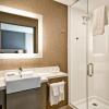 Отель SpringHill Suites Cincinnati Blue Ash, фото 7