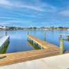 Отель Dock Holiday 2 Bedroom Condo by Redawning, фото 19