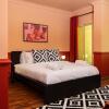 Отель Distinct & Decent 2 BDR Apt Steps From Nightlife and Airport, фото 6