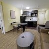 Отель Days Inn and Suites Plano Medical Center Dallas, фото 6
